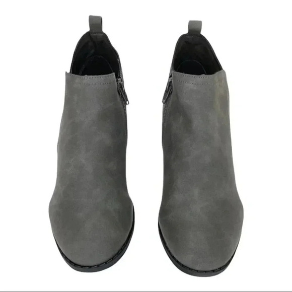 Sun + Stone Cadee Grey Faux Leather Womens Booties - Picture 7 of 11